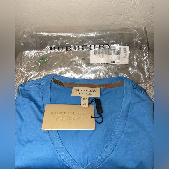 🎉HP🎉New! Burberry Mens V Neck Embroidered Shirt Size XXL m Light Azure Blue👕 - Picture 4 of 9
